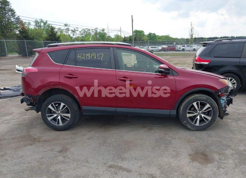 Photo 14 of 2018 Toyota Rav4 XLE (VIN JTMRFREV1JD222023)