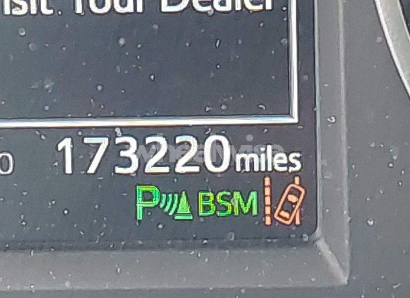 Photo 16 of 2018 Toyota Rav4 XLE (VIN JTMRFREV1JD222023)