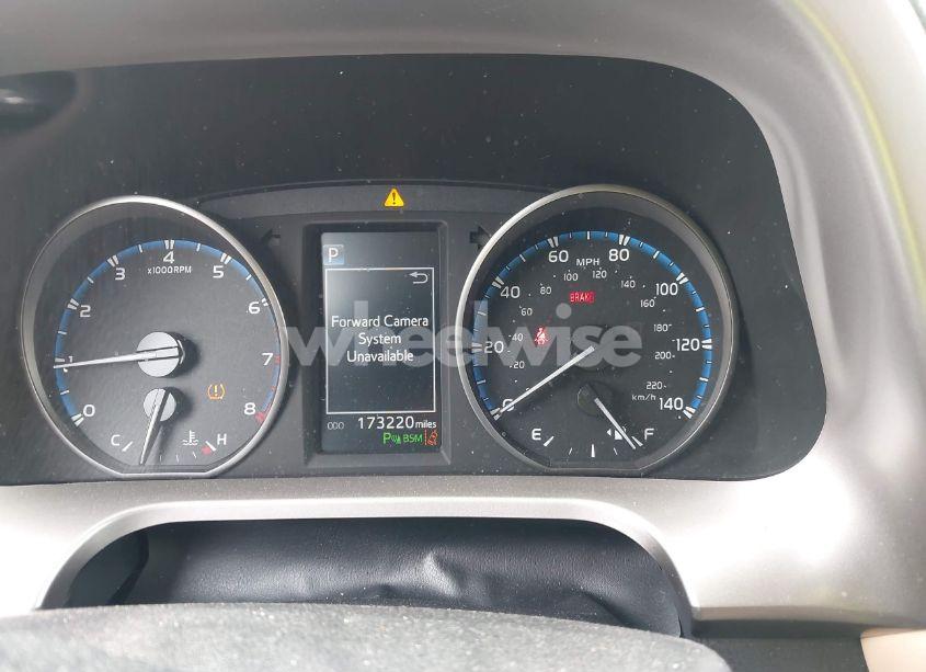 Photo 7 of 2018 Toyota Rav4 XLE (VIN JTMRFREV1JD222023)