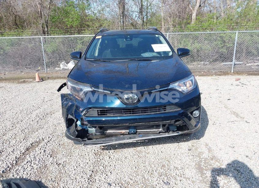 Photo 13 of 2018 Toyota Rav4 XLE (VIN JTMRFREV1JJ180499)