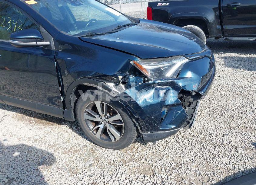 Photo 18 of 2018 Toyota Rav4 XLE (VIN JTMRFREV1JJ180499)