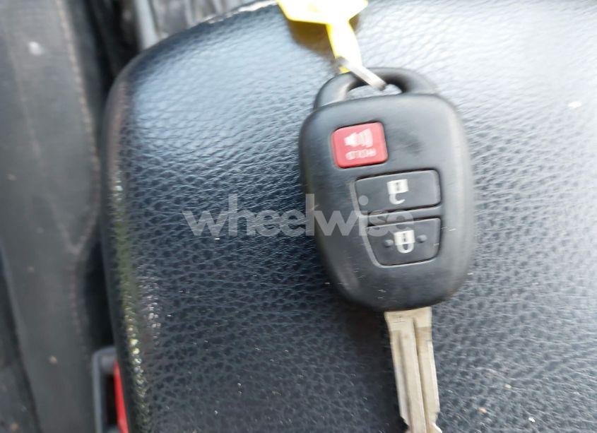 Photo 11 of 2014 Toyota Rav4 XLE (VIN JTMRFREV2ED065303)