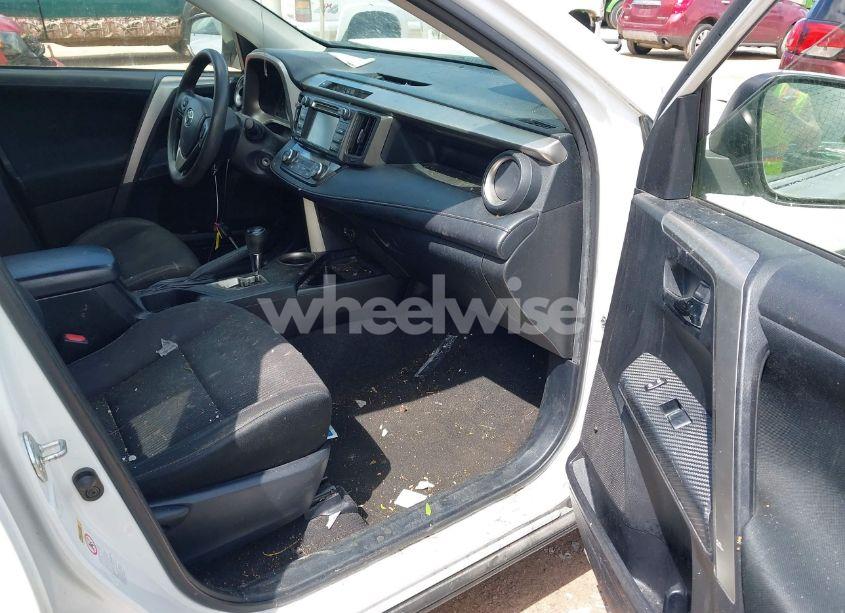 Photo 5 of 2014 Toyota Rav4 XLE (VIN JTMRFREV2ED065303)