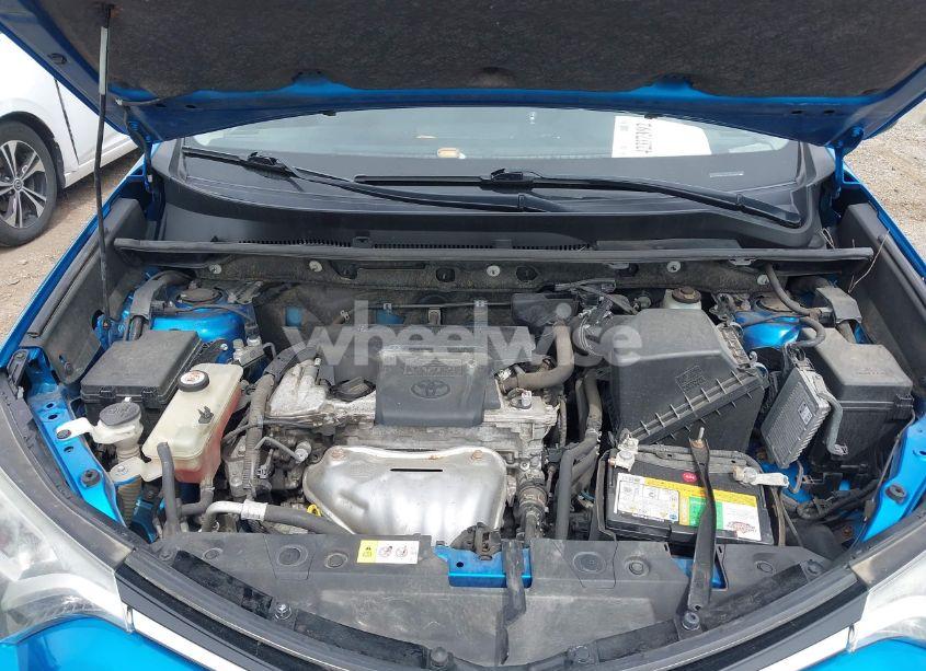 Photo 10 of 2018 Toyota Rav4 XLE (VIN JTMRFREV2JJ206592)