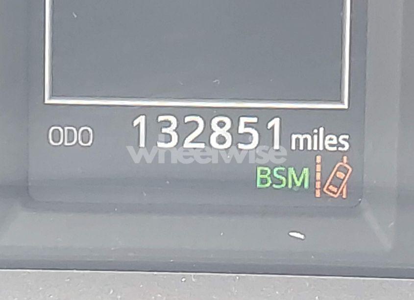 Photo 15 of 2018 Toyota Rav4 XLE (VIN JTMRFREV2JJ206592)