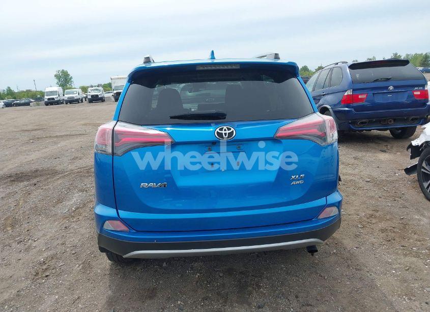 Photo 16 of 2018 Toyota Rav4 XLE (VIN JTMRFREV2JJ206592)