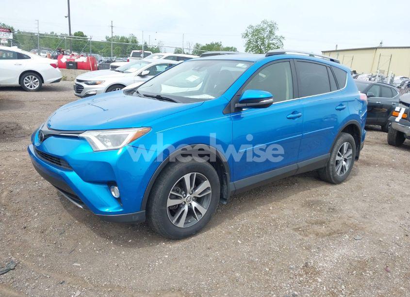 Photo 2 of 2018 Toyota Rav4 XLE (VIN JTMRFREV2JJ206592)