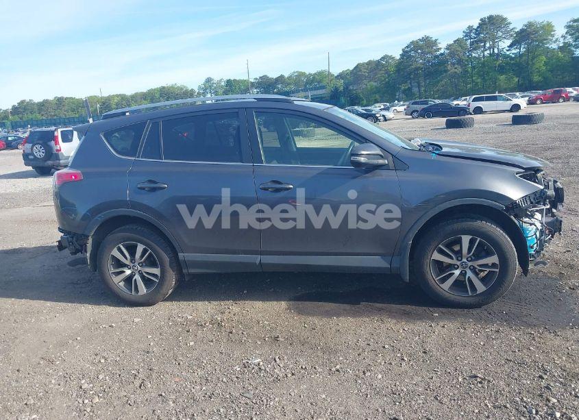 Photo 14 of 2018 Toyota Rav4 ADVENTURE/XLE (VIN JTMRFREV2JJ221495)