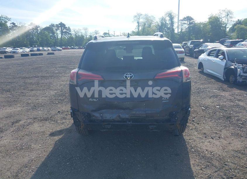 Photo 17 of 2018 Toyota Rav4 ADVENTURE/XLE (VIN JTMRFREV2JJ221495)