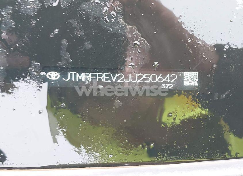 Photo 9 of 2018 Toyota Rav4 XLE (VIN JTMRFREV2JJ250642)