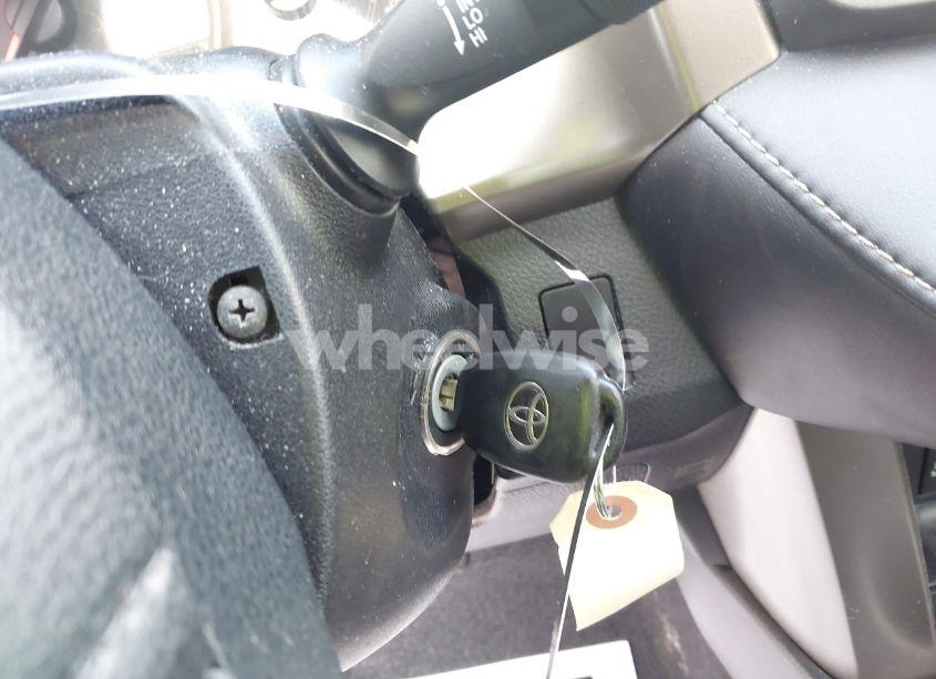 Photo 11 of 2015 Toyota Rav4 XLE (VIN JTMRFREV3FD140334)