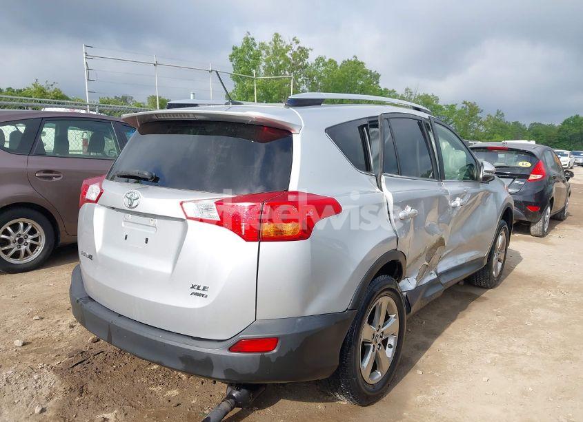 Photo 4 of 2015 Toyota Rav4 XLE (VIN JTMRFREV3FD140334)