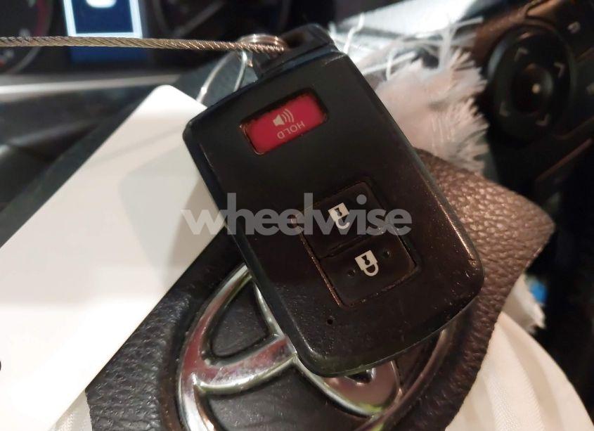 Photo 11 of 2018 Toyota Rav4 ADVENTURE/XLE (VIN JTMRFREV3JJ223773)