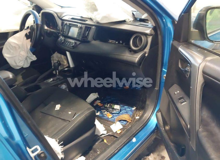 Photo 5 of 2018 Toyota Rav4 ADVENTURE/XLE (VIN JTMRFREV3JJ223773)