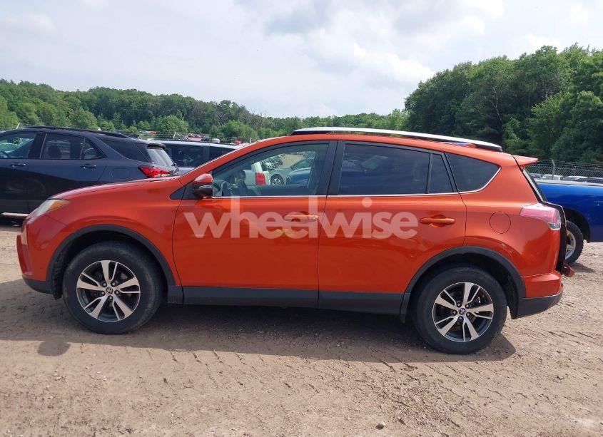 Photo 14 of 2016 Toyota Rav4 XLE (VIN JTMRFREV4GJ099859)