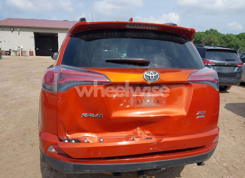 Photo 6 of 2016 Toyota Rav4 XLE (VIN JTMRFREV4GJ099859)