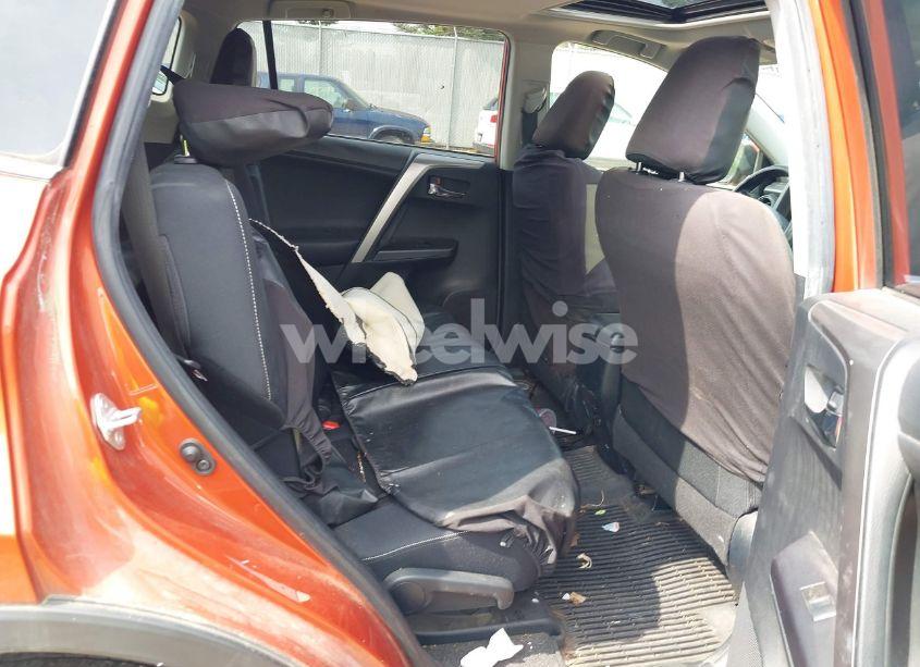 Photo 8 of 2016 Toyota Rav4 XLE (VIN JTMRFREV4GJ099859)