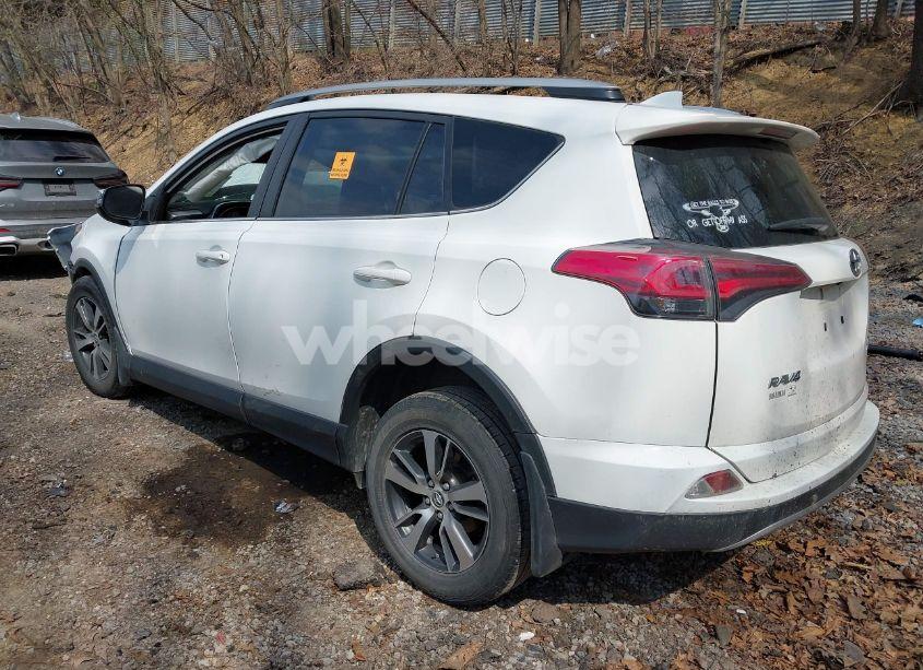 Photo 3 of 2018 Toyota Rav4 XLE (VIN JTMRFREV4JJ744971)