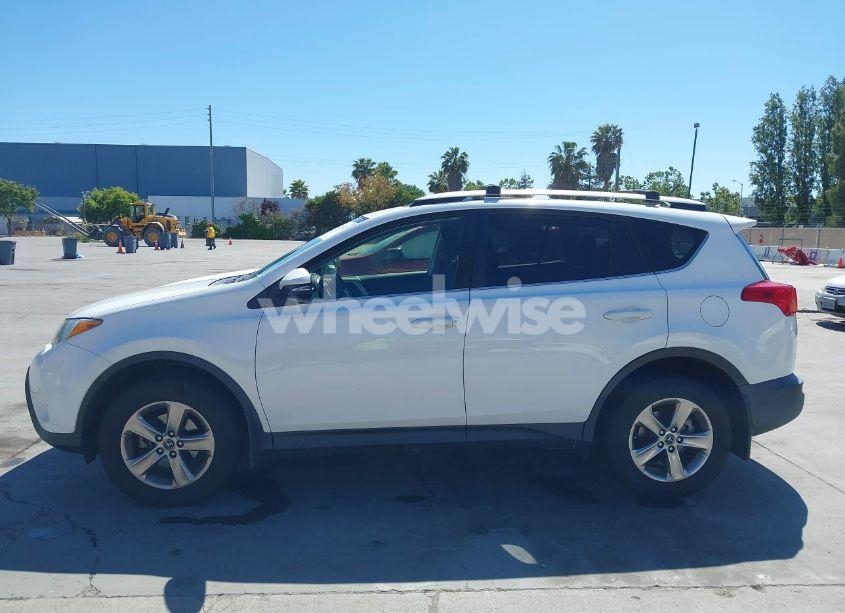 Photo 14 of 2015 Toyota Rav4 XLE (VIN JTMRFREV5FD132297)