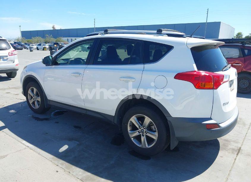 Photo 3 of 2015 Toyota Rav4 XLE (VIN JTMRFREV5FD132297)