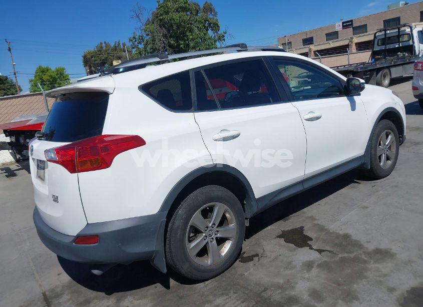 Photo 4 of 2015 Toyota Rav4 XLE (VIN JTMRFREV5FD132297)