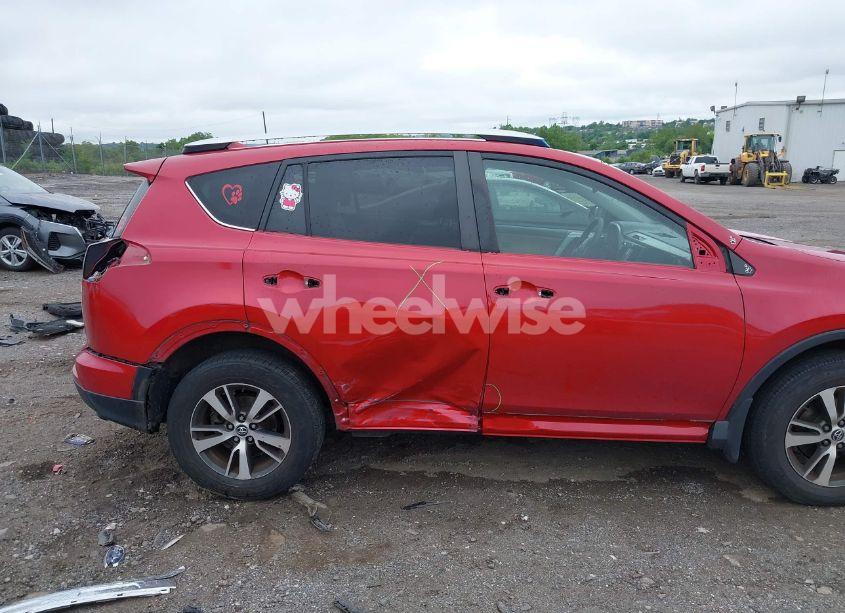 Photo 6 of 2016 Toyota Rav4 XLE (VIN JTMRFREV5GJ078759)