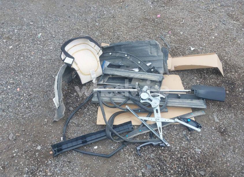 Photo 12 of 2018 Toyota Rav4 XLE (VIN JTMRFREV5JJ189772)