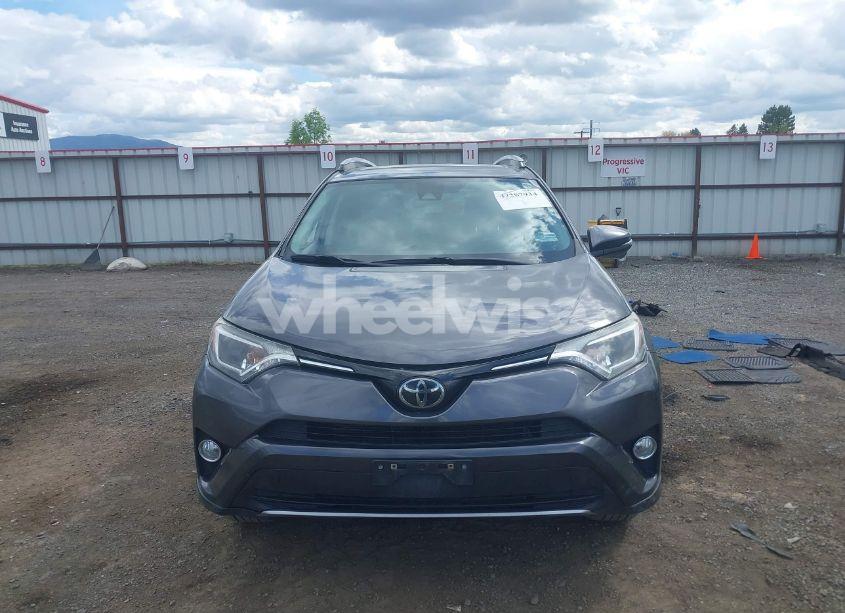 Photo 13 of 2018 Toyota Rav4 XLE (VIN JTMRFREV5JJ189772)