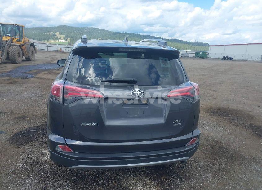 Photo 17 of 2018 Toyota Rav4 XLE (VIN JTMRFREV5JJ189772)