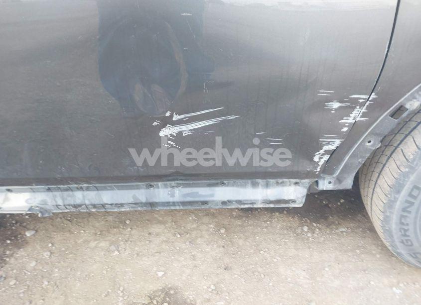 Photo 18 of 2018 Toyota Rav4 XLE (VIN JTMRFREV5JJ189772)