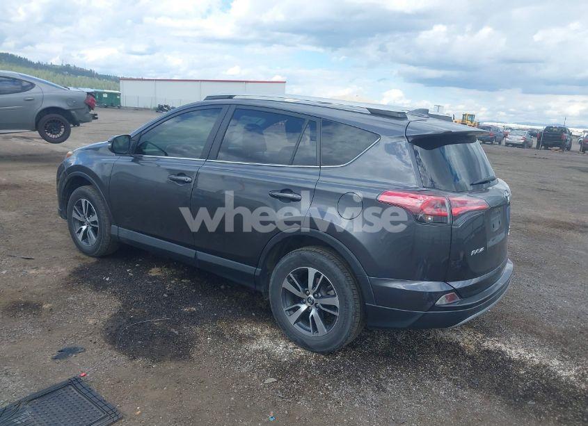 Photo 3 of 2018 Toyota Rav4 XLE (VIN JTMRFREV5JJ189772)
