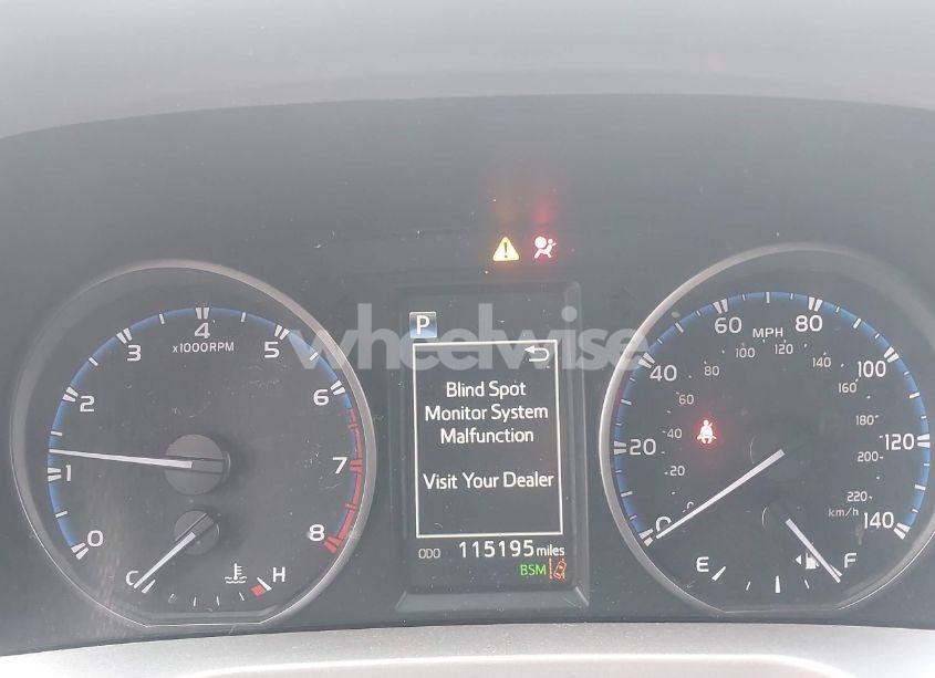 Photo 7 of 2018 Toyota Rav4 XLE (VIN JTMRFREV5JJ189772)