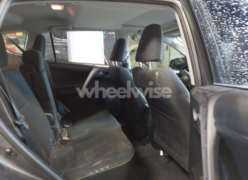 Photo 8 of 2018 Toyota Rav4 XLE (VIN JTMRFREV5JJ189772)