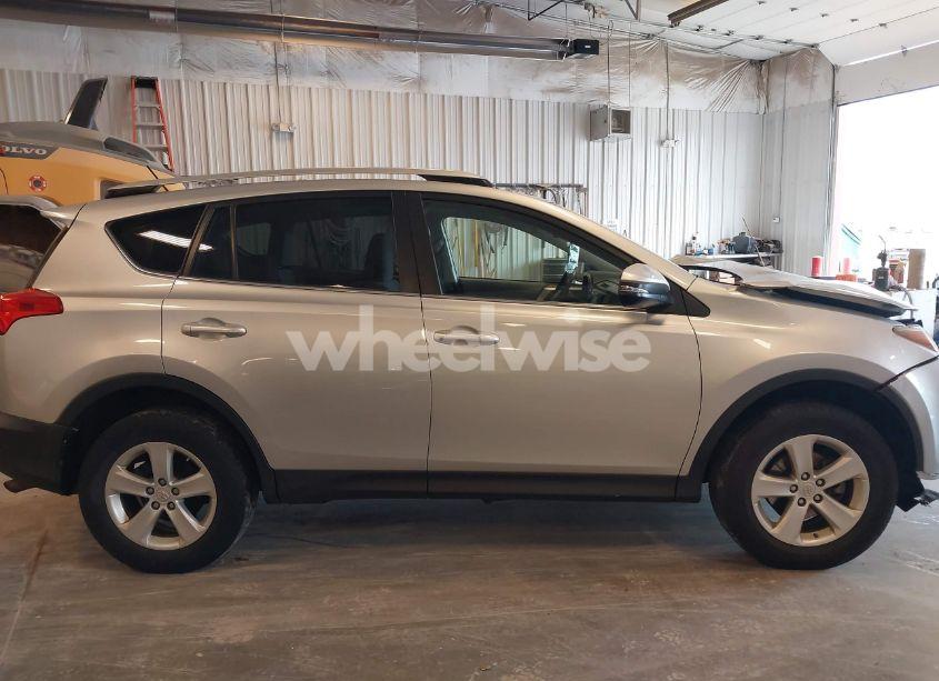 Photo 13 of 2013 Toyota Rav4 XLE (VIN JTMRFREV6D5022107)