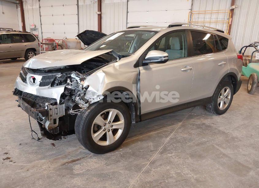 Photo 2 of 2013 Toyota Rav4 XLE (VIN JTMRFREV6D5022107)