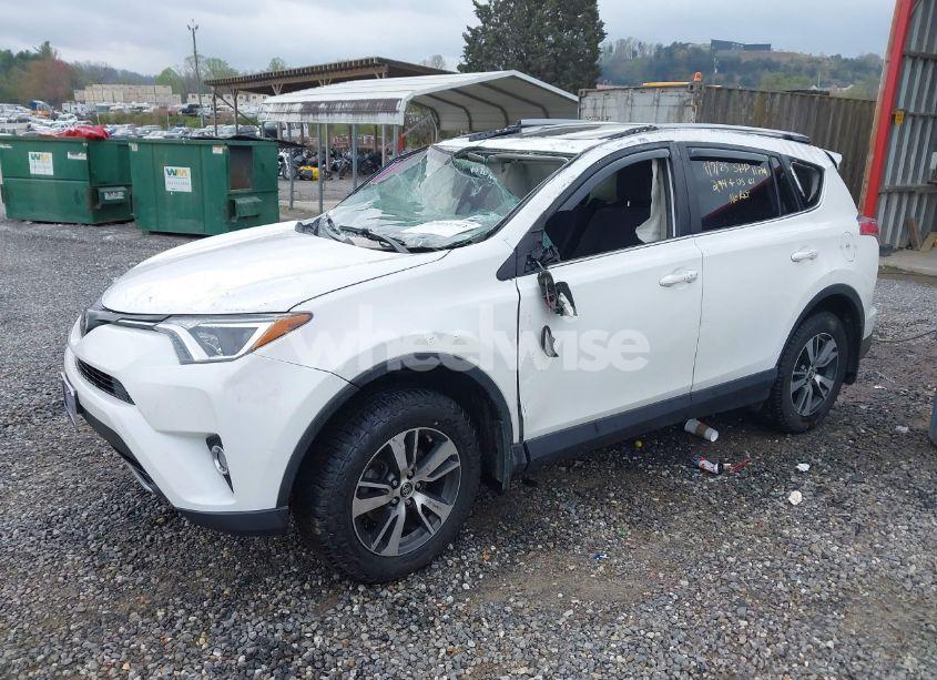 Photo 2 of 2017 Toyota Rav4 XLE (VIN JTMRFREV6HJ702943)