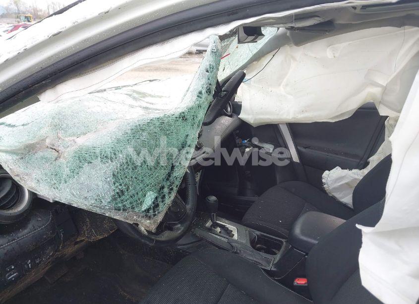 Photo 5 of 2017 Toyota Rav4 XLE (VIN JTMRFREV6HJ702943)