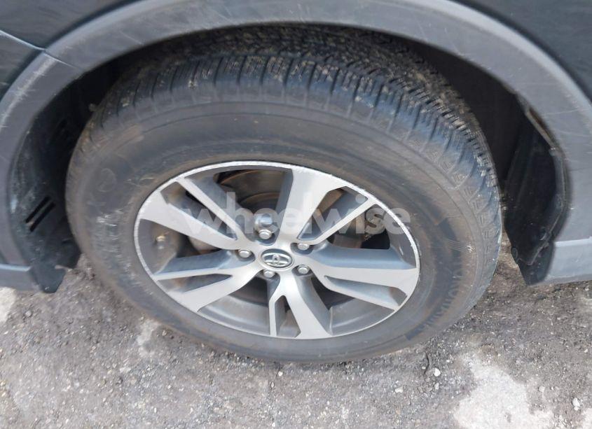 Photo 12 of 2017 Toyota Rav4 XLE (VIN JTMRFREV7HJ119085)