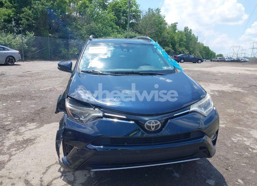 Photo 13 of 2017 Toyota Rav4 XLE (VIN JTMRFREV7HJ119085)