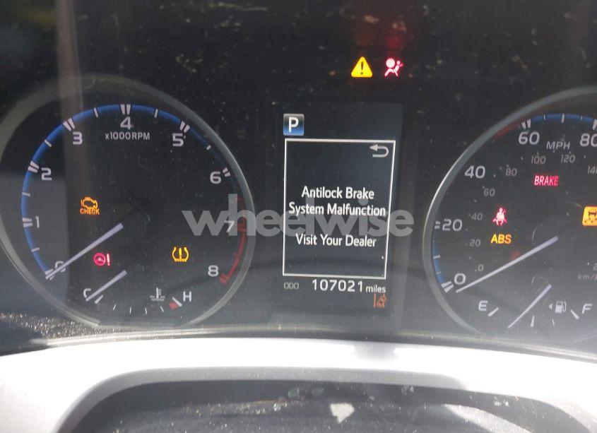 Photo 16 of 2017 Toyota Rav4 XLE (VIN JTMRFREV7HJ119085)