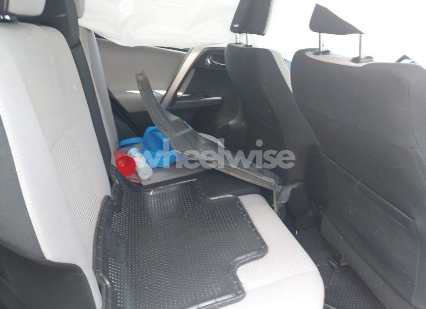 Photo 8 of 2017 Toyota Rav4 XLE (VIN JTMRFREV7HJ119085)