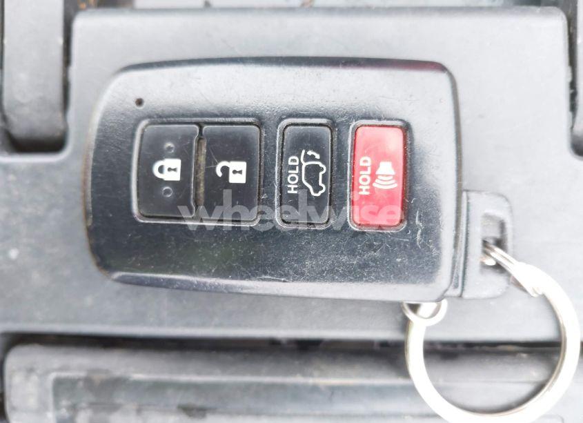 Photo 11 of 2018 Toyota Rav4 ADVENTURE/XLE (VIN JTMRFREV7JD222933)