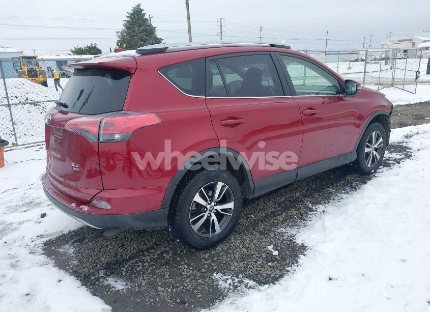 Photo 4 of 2018 Toyota Rav4 ADVENTURE/XLE (VIN JTMRFREV7JD222933)