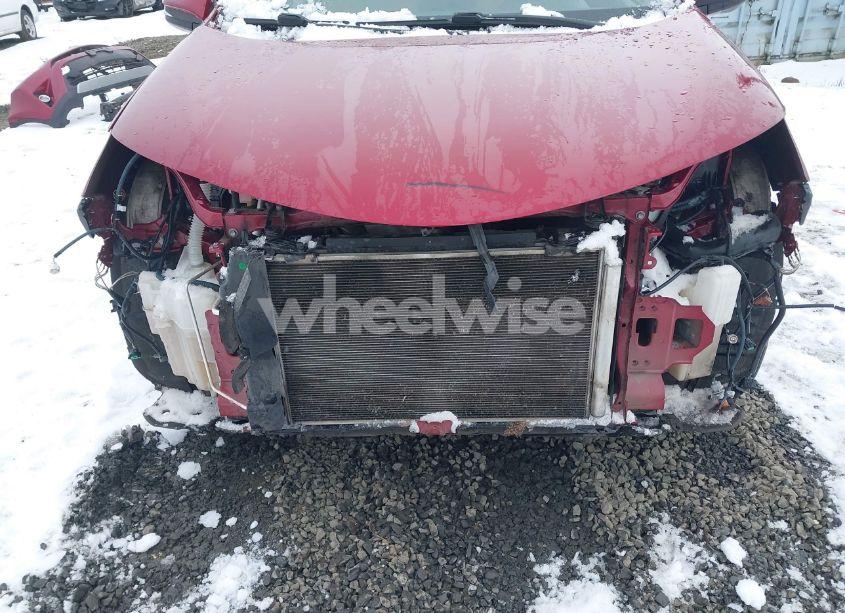 Photo 6 of 2018 Toyota Rav4 ADVENTURE/XLE (VIN JTMRFREV7JD222933)