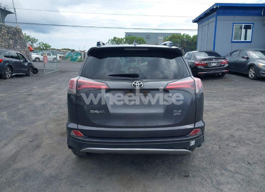Photo 16 of 2018 Toyota Rav4 XLE (VIN JTMRFREV7JJ177574)