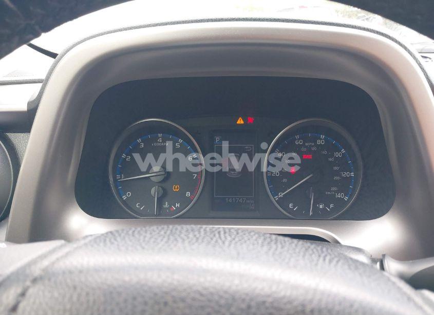 Photo 7 of 2018 Toyota Rav4 XLE (VIN JTMRFREV7JJ177574)