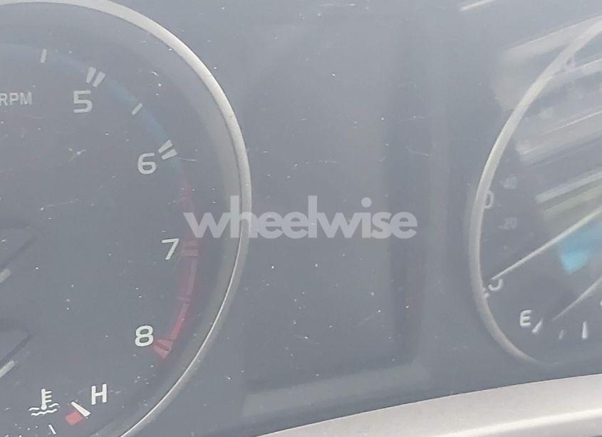 Photo 14 of 2018 Toyota Rav4 XLE (VIN JTMRFREV7JJ231018)