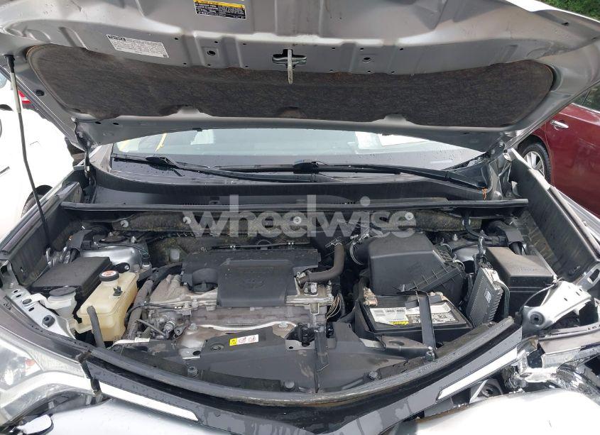 Photo 10 of 2018 Toyota Rav4 XLE (VIN JTMRFREV8JJ226801)