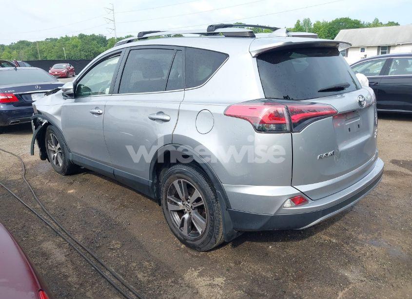 Photo 3 of 2018 Toyota Rav4 XLE (VIN JTMRFREV8JJ226801)