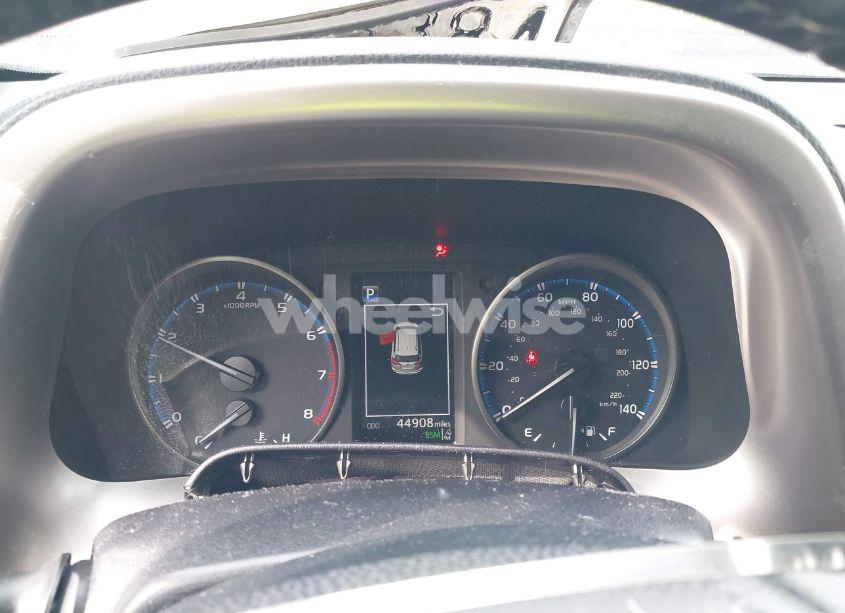 Photo 7 of 2018 Toyota Rav4 XLE (VIN JTMRFREV8JJ226801)